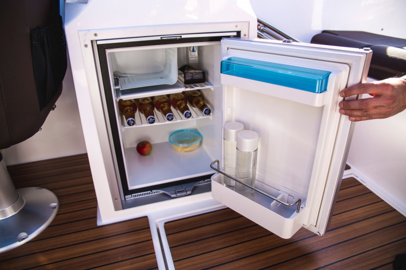 oceanmaster 680 fridge charter formentera