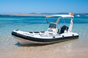 Rent Valiant 620 in Formentera and Ibiza