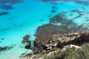 Excursiones exclusivas en barco por Formentera: tres rutas que no te puedes perder
